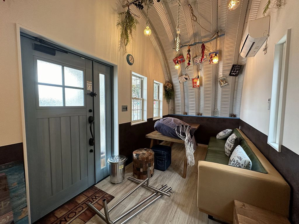 Custom dock cafe side view