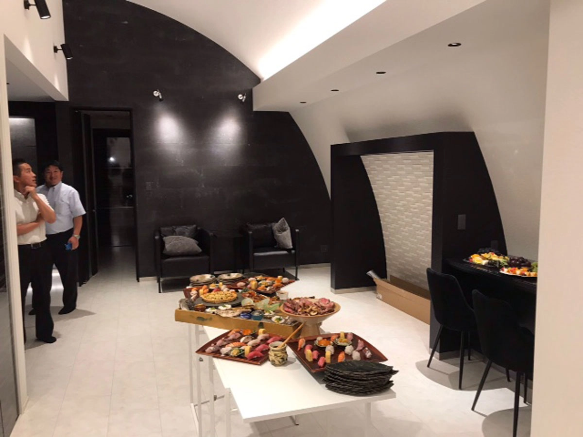 Retail steel building commercial exterior